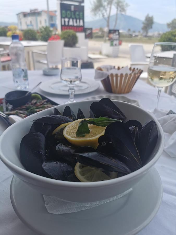 Dolce Italia Hotel Radhimë Dış mekan fotoğraf