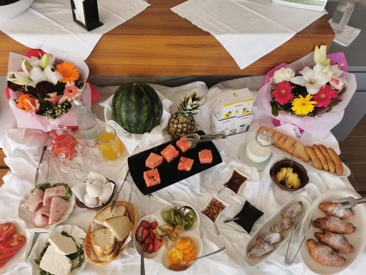 Dolce Italia Hotel Radhimë Dış mekan fotoğraf